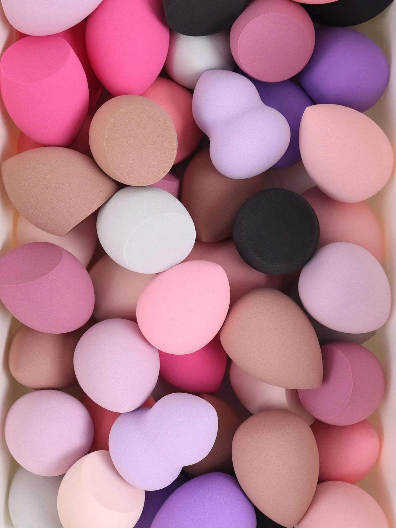 Medium Beauty Sponge Set for Smooth, Airbrushed Makeup - Image 4
