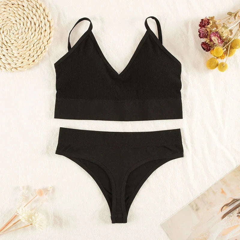 Wireless Seamless Lingerie Set with Bra and G-String - Image 9