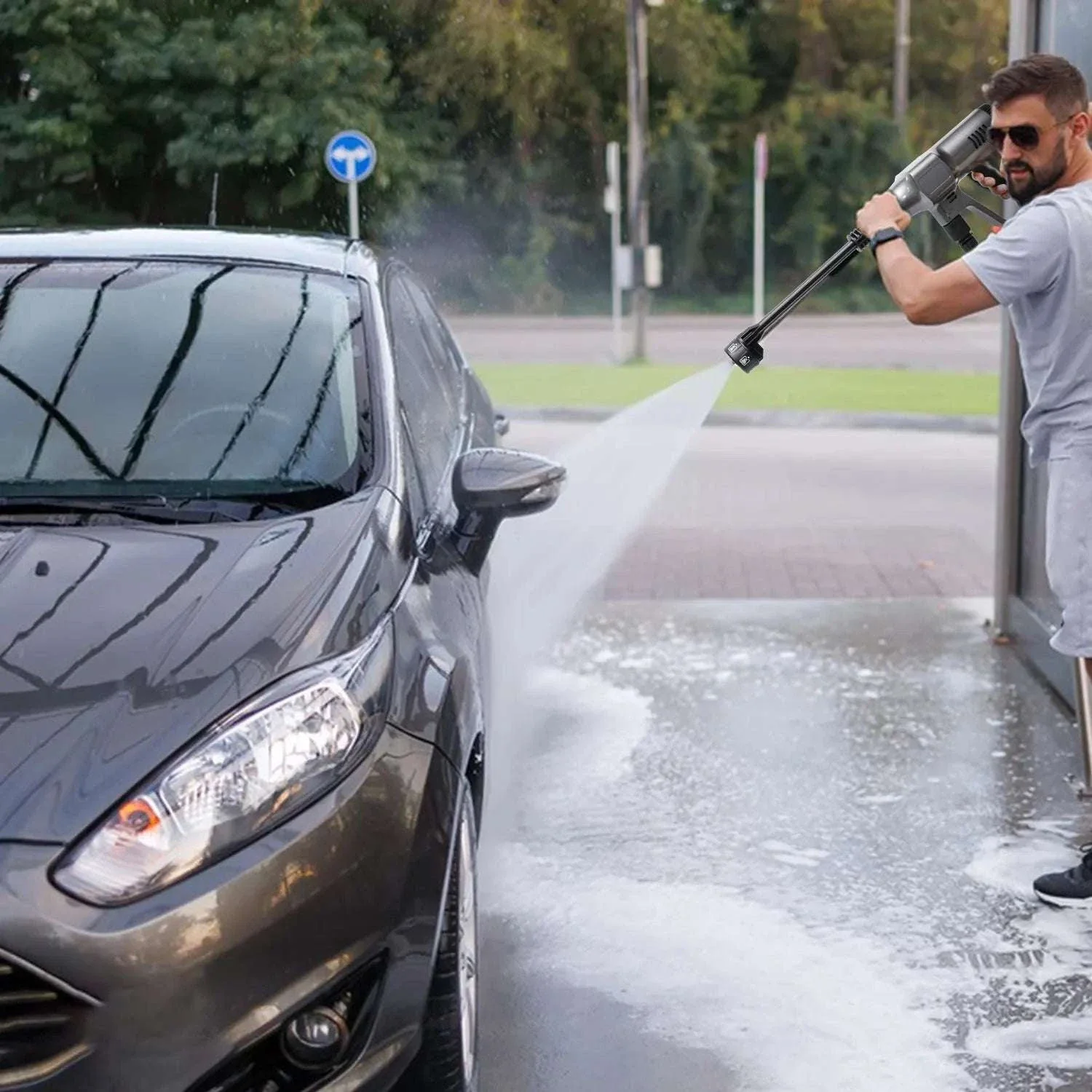 Cordless 200Bar High Pressure Washer with 6-in-1 Nozzle - Image 2
