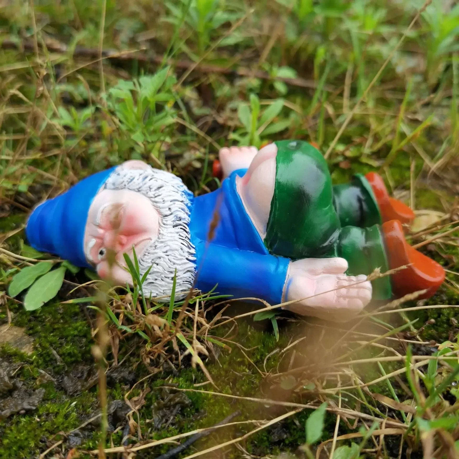 Funny Drunken Garden Gnome Statue 15cm Resin Outdoor Indoor Decor - Image 7