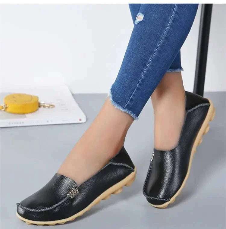 Women’s Retro Moccasin Slip-On Flats for Everyday Comfort - Image 18