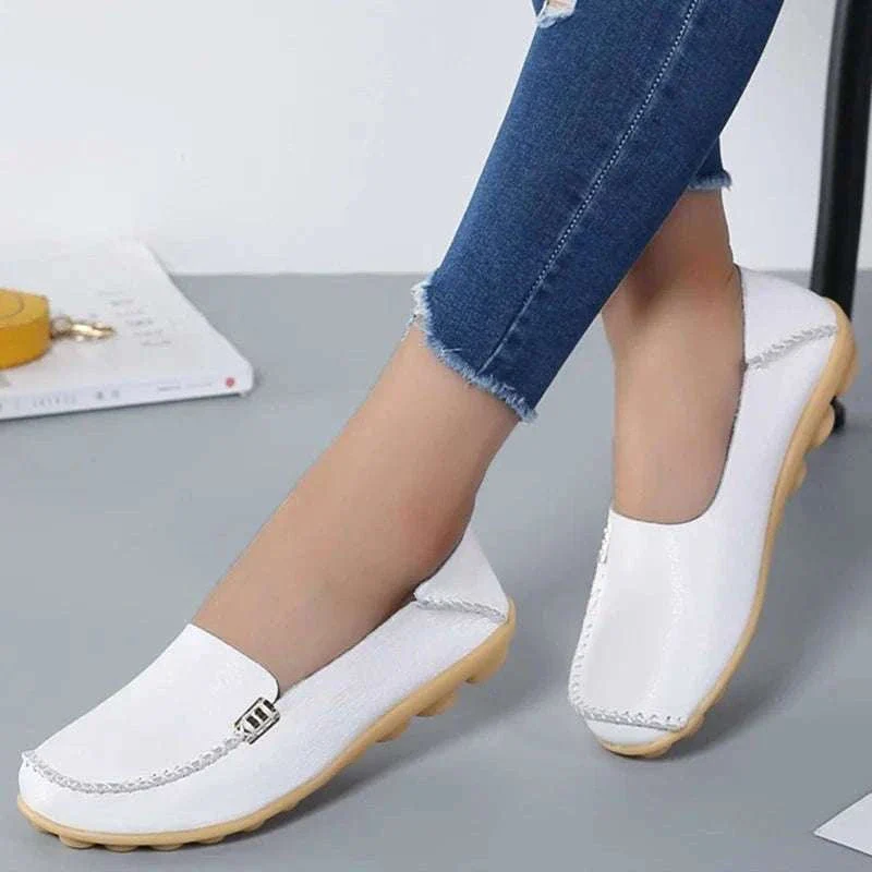 Women’s Retro Moccasin Slip-On Flats for Everyday Comfort - Image 5