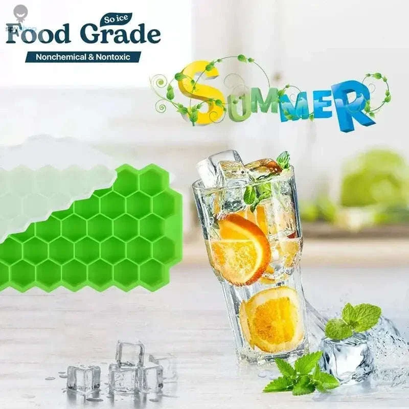 Honeycomb Ice Cube Tray with 37 Cavities and Lids - Image 10