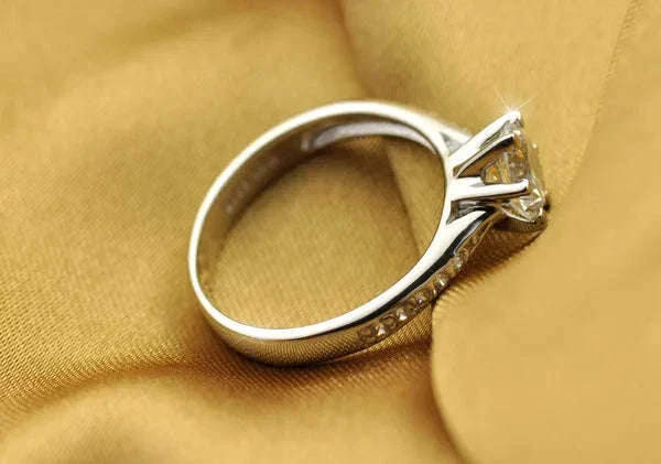 925 Sterling Silver Six-Claw Zircon Ring for Timeless Shine - Image 3