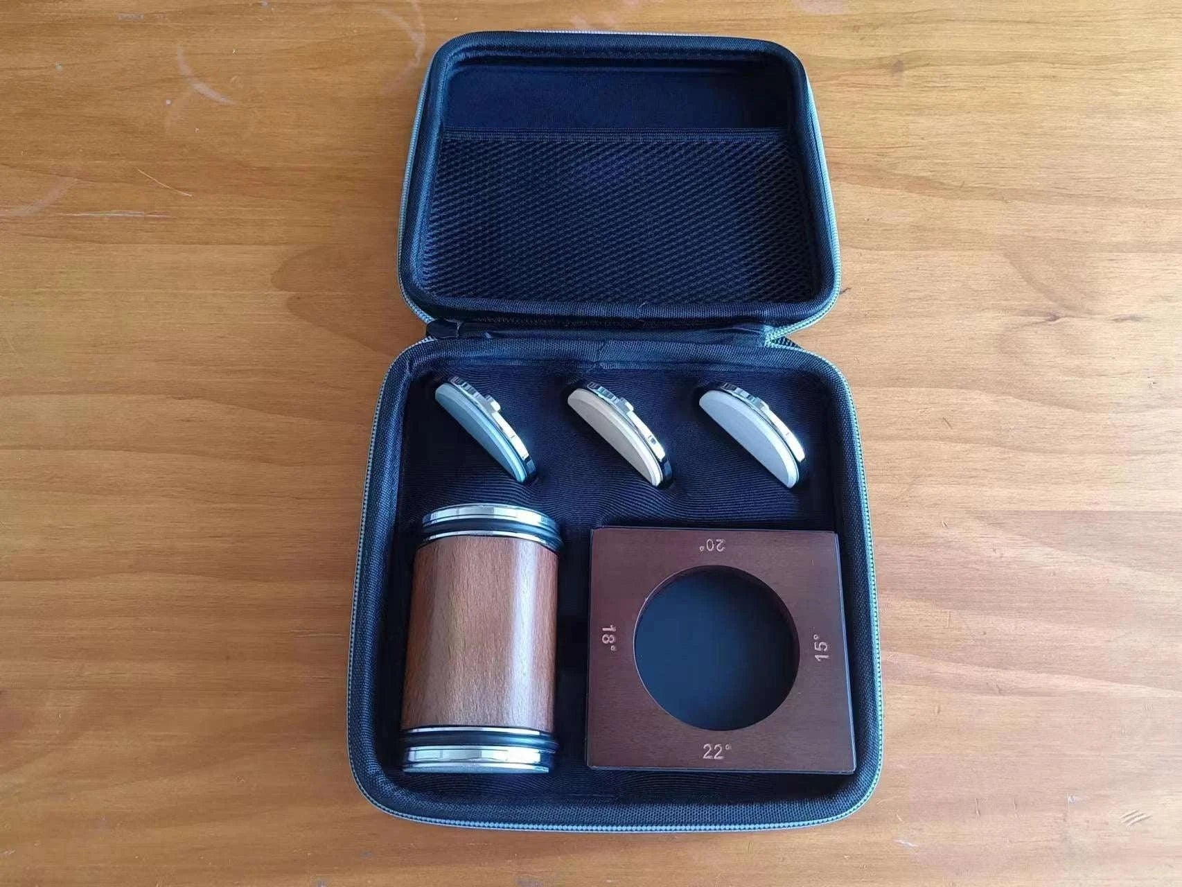 Magnetic Roller Grip Knife Sharpener with Multi-Angle System - Image 9