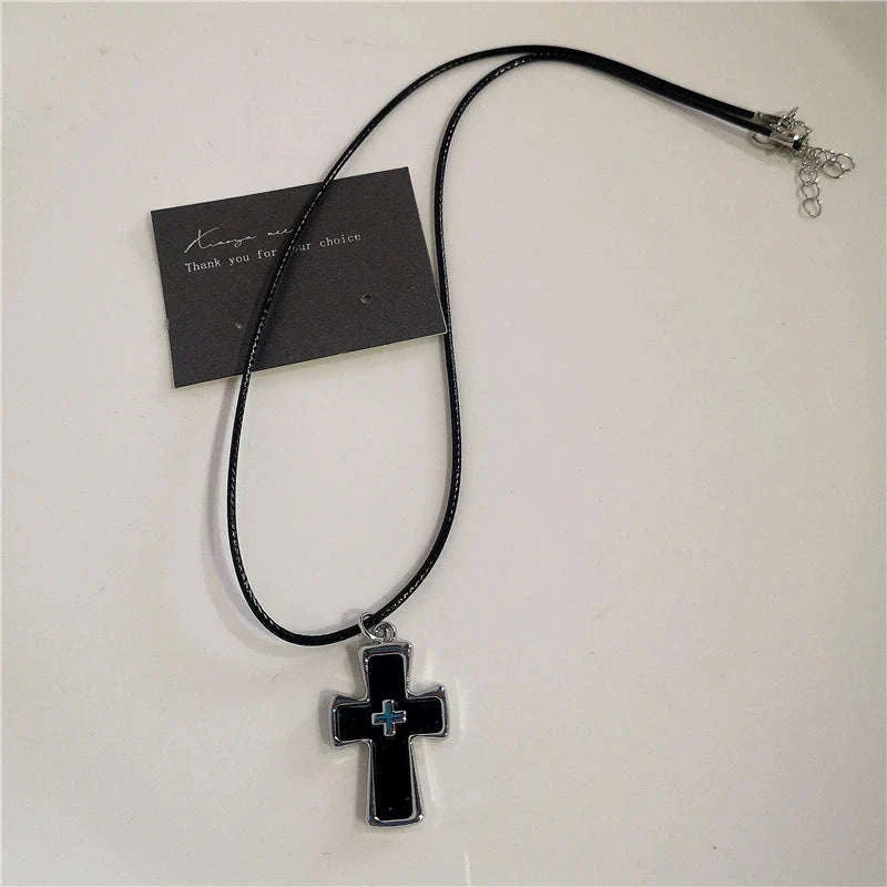 Black Heart Cross Punk Rock Necklace for Bold Style - Image 4