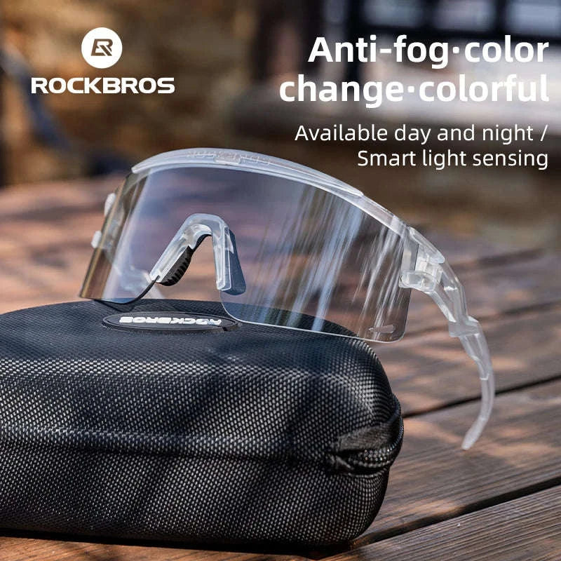 Photochromic Cycling Glasses with Anti-Fog Protection