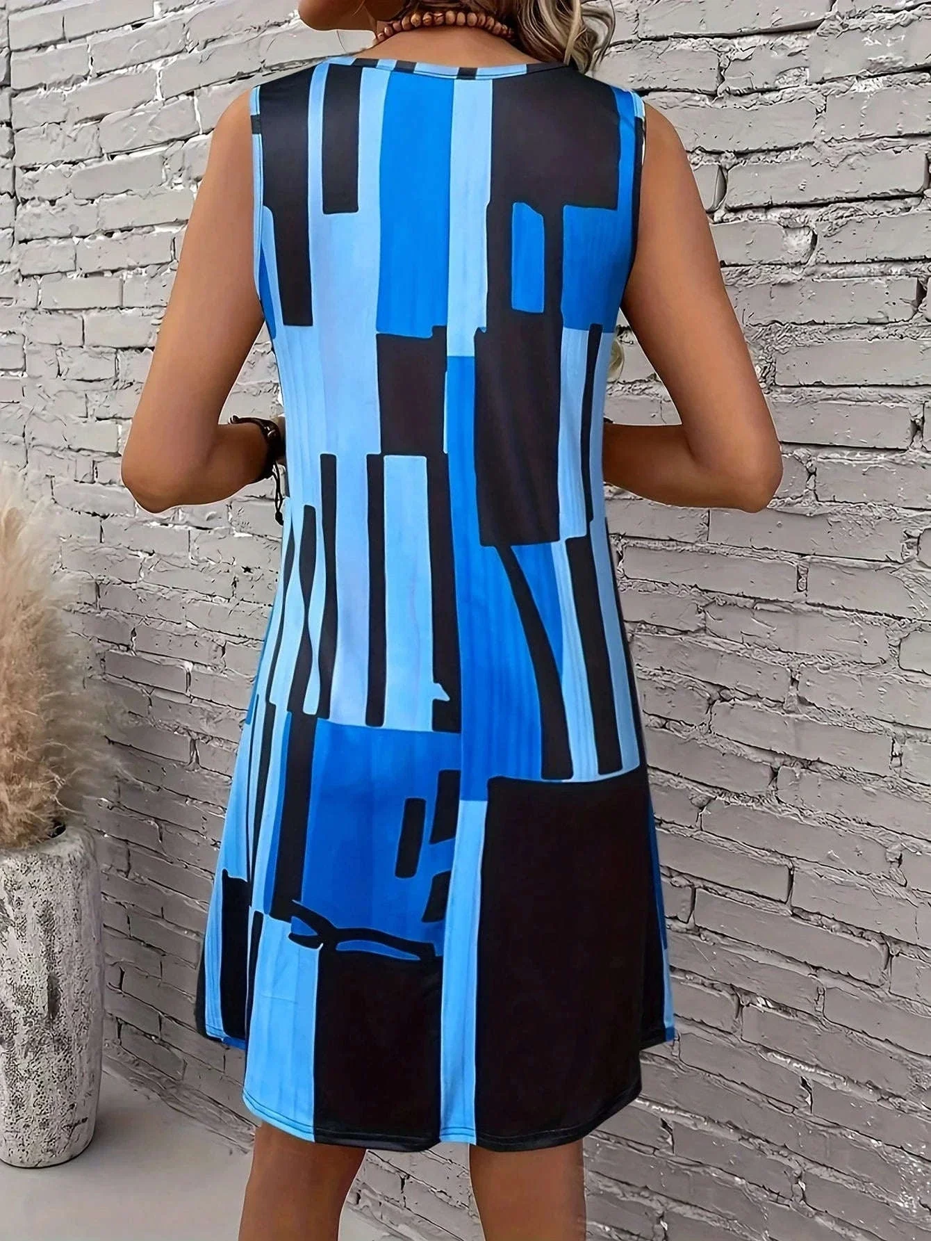 Women’s Geometric Pattern Sleeveless Summer Dress - Image 5