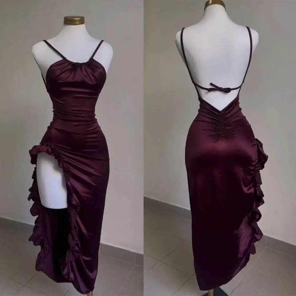 Y2K Summer Halter Dress with Curve-Hugging Retro Style